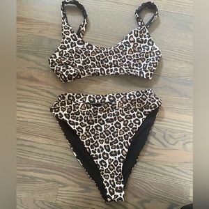 Pink Lily Cheetah Bikini Top